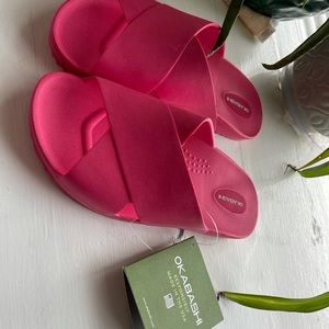 pinks women’s okabashi size small sandals
